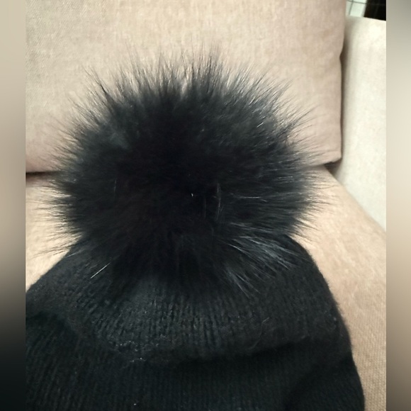 Portolano Black Cashmere Knit Beanie Hat with Real Fox Fur PomPom OS main image 7